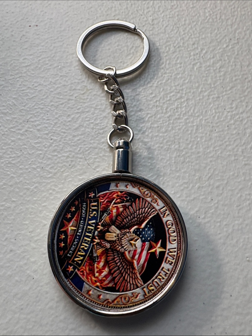 US Veteran Eagle Keychain - Silver Tone